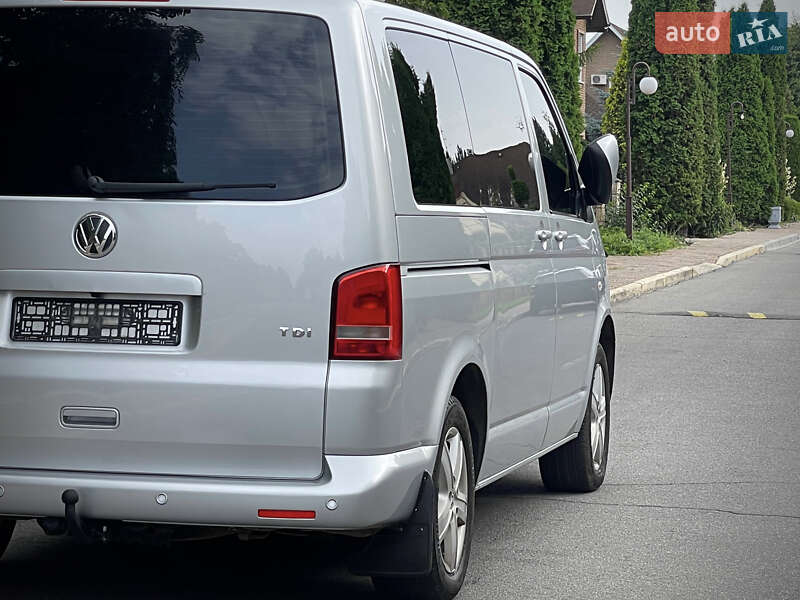 Мінівен Volkswagen Multivan 2011 в Дніпрі