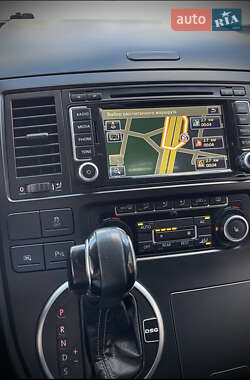 Минивэн Volkswagen Multivan 2011 в 
