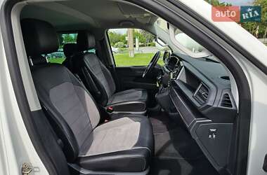 Минивэн Volkswagen Multivan 2020 в 