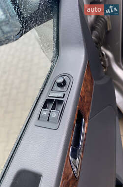 Минивэн Volkswagen Multivan 2012 в 