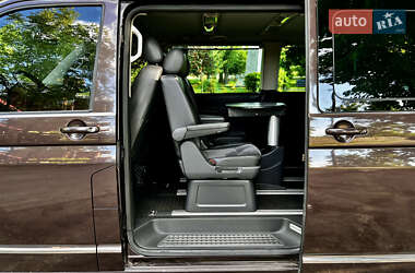 Мінівен Volkswagen Multivan 2010 в 