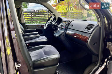 Мінівен Volkswagen Multivan 2010 в 