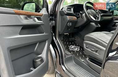 Мінівен Volkswagen Multivan 2020 в 