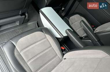 Мінівен Volkswagen Multivan 2020 в 
