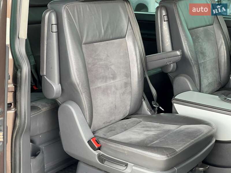 Мінівен Volkswagen Multivan 2013 в Києві