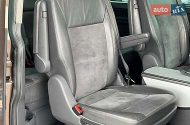 Минивэн Volkswagen Multivan 2013 в 