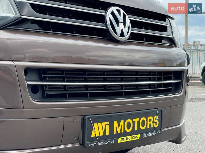 Мінівен Volkswagen Multivan 2013 в Києві