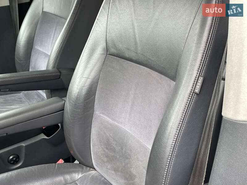 Мінівен Volkswagen Multivan 2013 в Києві