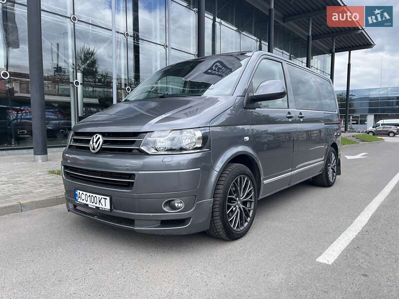 Мінівен Volkswagen Multivan 2011 в 