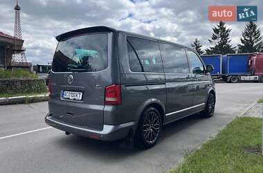 Мінівен Volkswagen Multivan 2011 в 