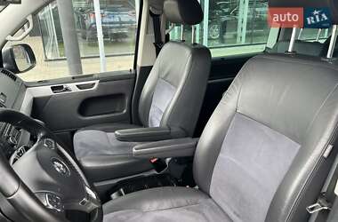 Мінівен Volkswagen Multivan 2011 в 