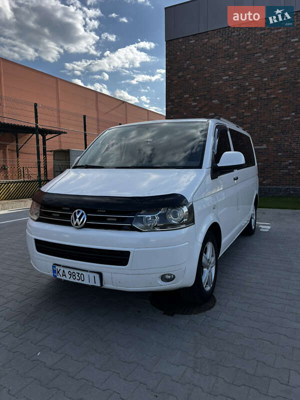 Минивэн Volkswagen Multivan 2010 в Киеве