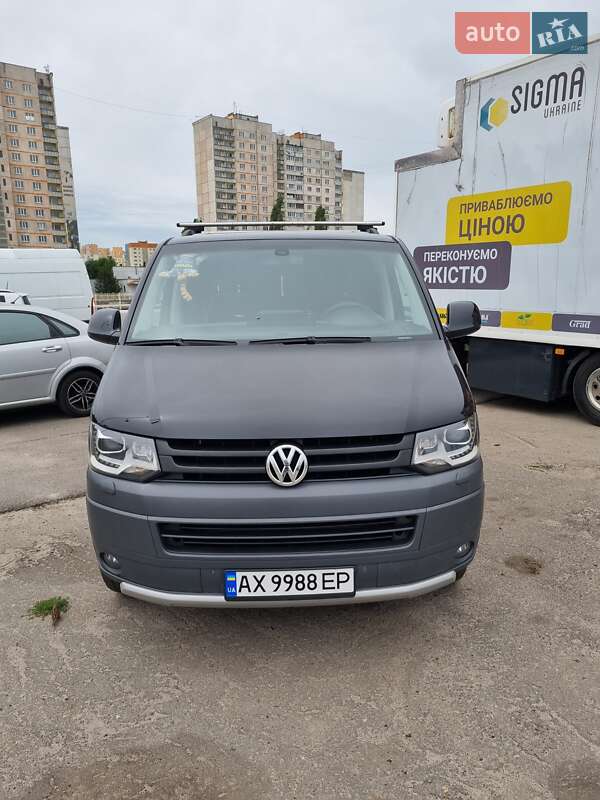 Мінівен Volkswagen Multivan 2011 в 