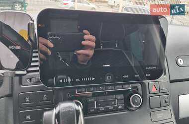 Мінівен Volkswagen Multivan 2011 в 