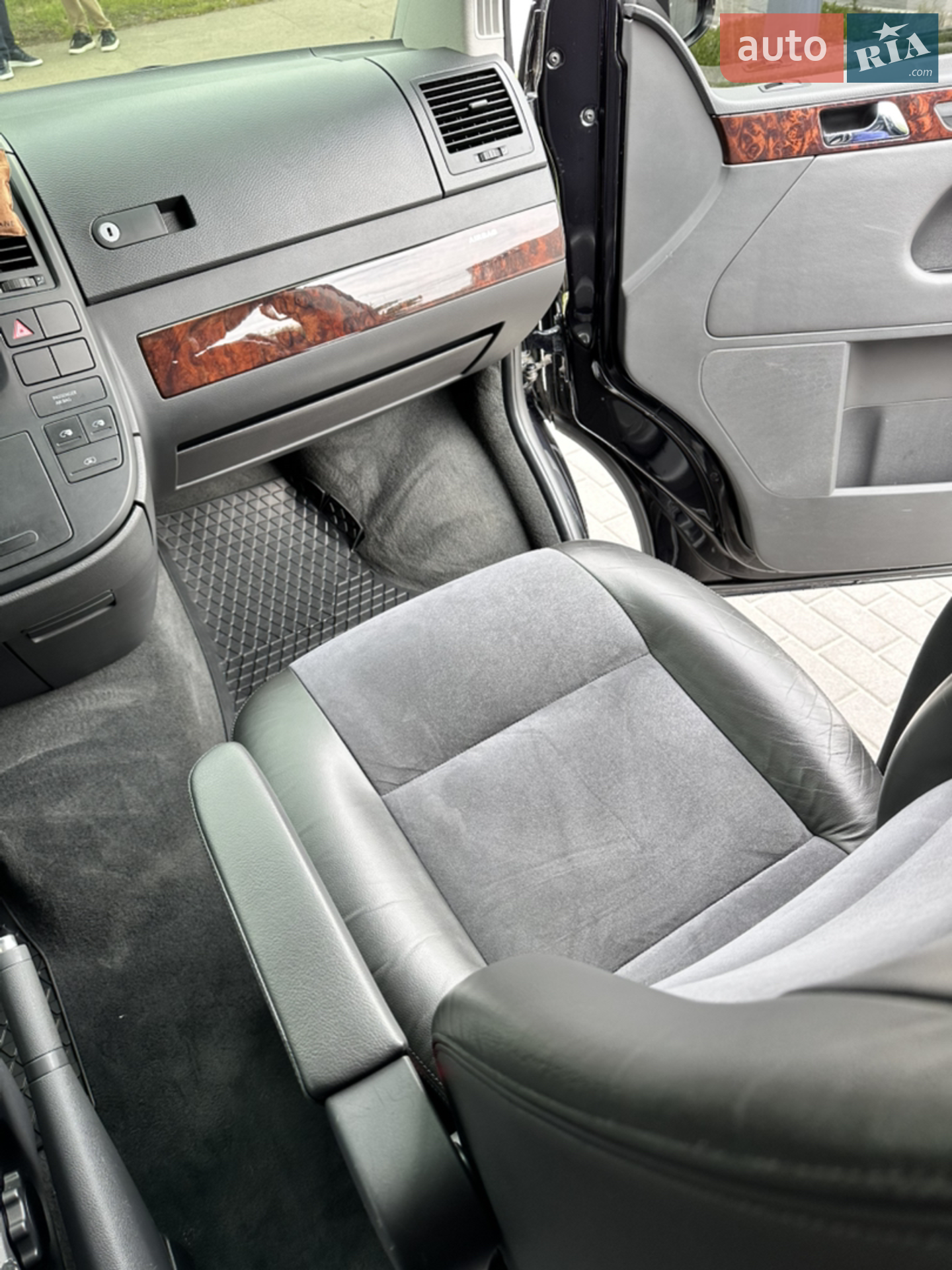 2012 Volkswagen Multivan - мініатюра 24