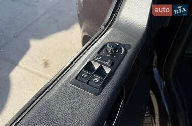 Минивэн Volkswagen Multivan 2014 в 