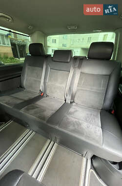 Мінівен Volkswagen Multivan 2013 в 