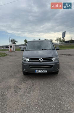 Минивэн Volkswagen Multivan 2010 в 