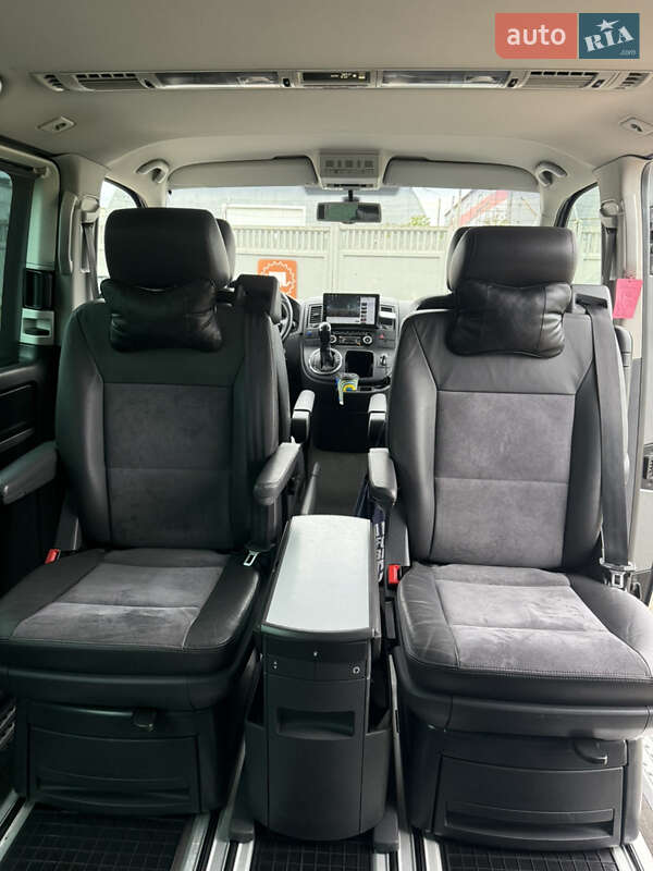 Минивэн Volkswagen Multivan 2010 в Одессе