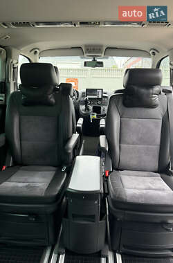 Минивэн Volkswagen Multivan 2010 в 