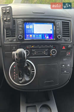 Минивэн Volkswagen Multivan 2010 в 