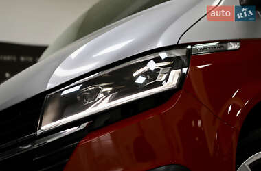 Минивэн Volkswagen Multivan 2020 в 