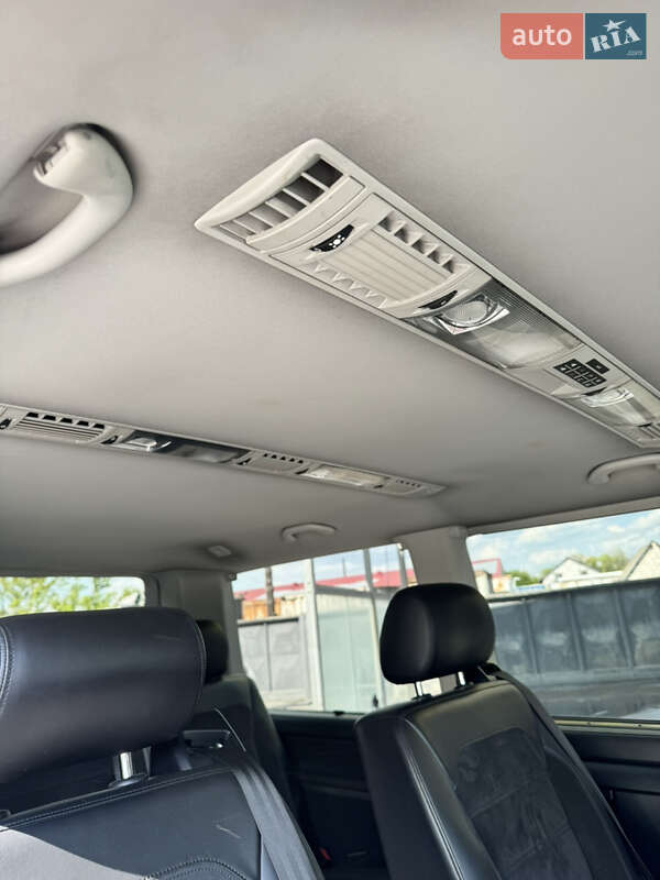 Минивэн Volkswagen Multivan 2018 в Киверцах