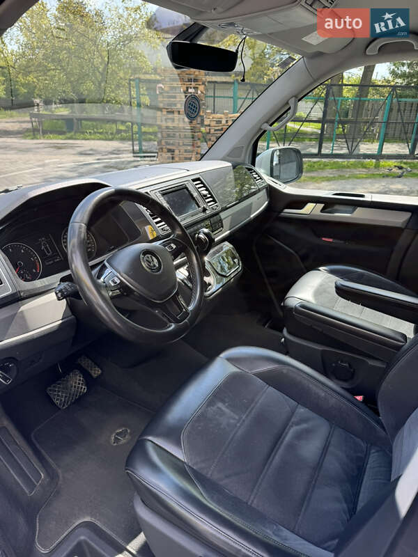 Минивэн Volkswagen Multivan 2018 в Киверцах