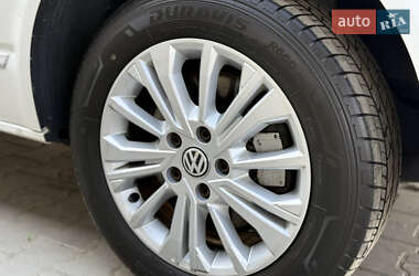 Минивэн Volkswagen Multivan 2016 в 
