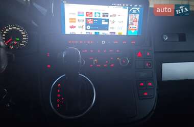Мінівен Volkswagen Multivan 2011 в 
