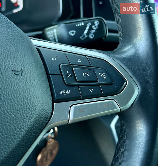 Мінівен Volkswagen Multivan 2020 в Чернівцях