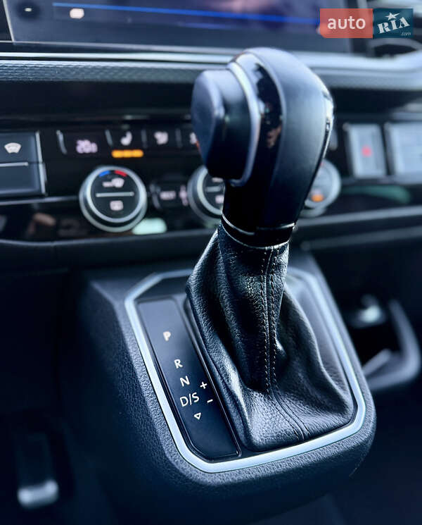 Мінівен Volkswagen Multivan 2020 в Чернівцях