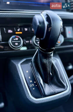 Минивэн Volkswagen Multivan 2020 в 