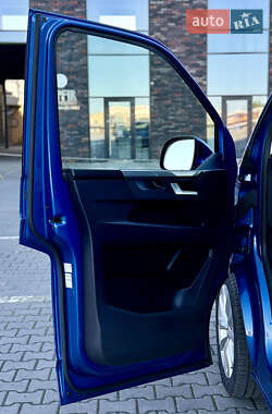 Минивэн Volkswagen Multivan 2020 в 