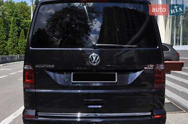 Минивэн Volkswagen Multivan 2015 в 