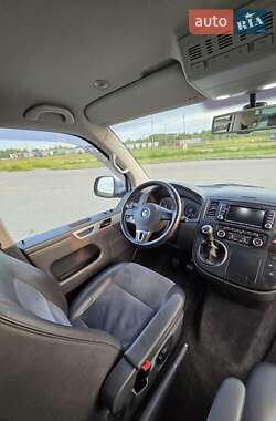 Минивэн Volkswagen Multivan 2012 в 