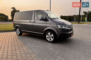 Мінівен Volkswagen Multivan 2022 в 