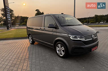 Мінівен Volkswagen Multivan 2022 в 