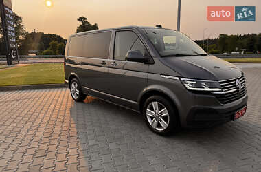 Мінівен Volkswagen Multivan 2022 в 