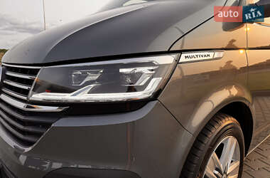 Мінівен Volkswagen Multivan 2022 в 