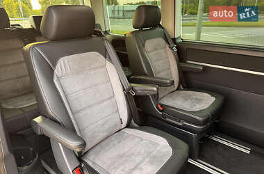 Мінівен Volkswagen Multivan 2022 в 