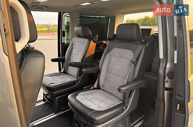 Мінівен Volkswagen Multivan 2022 в 