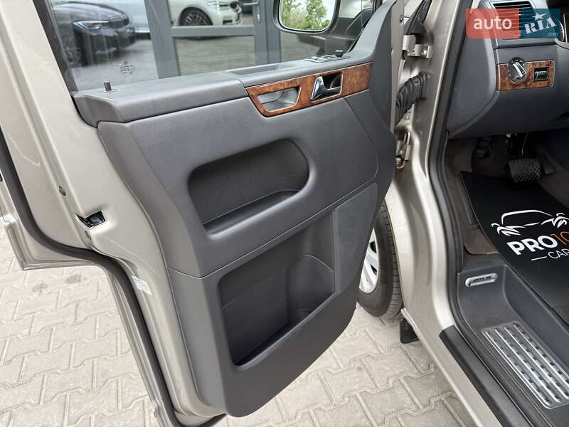 Мінівен Volkswagen Multivan 2011 в Києві