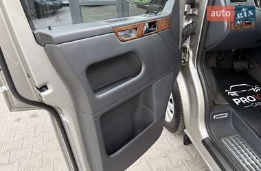 Минивэн Volkswagen Multivan 2011 в 