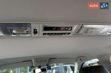 Минивэн Volkswagen Multivan 2011 в 
