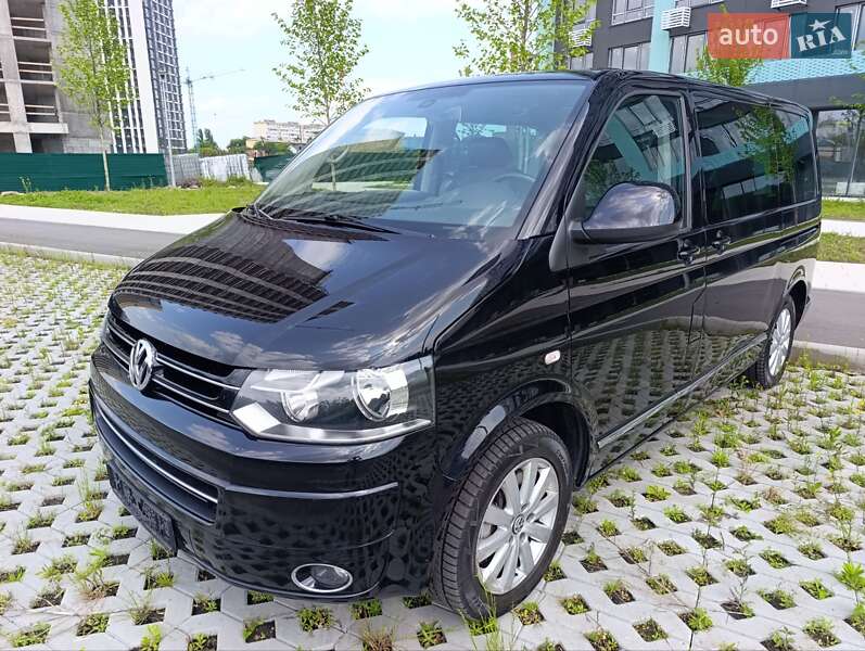Мінівен Volkswagen Multivan 2012 в 
