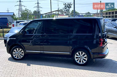 Минивэн Volkswagen Multivan 2023 в 