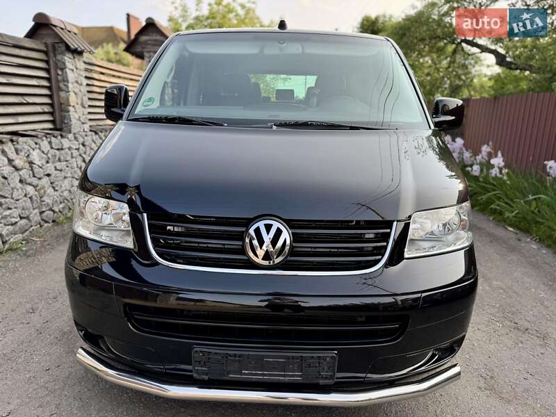 Минивэн Volkswagen Multivan 2009 в Казатине