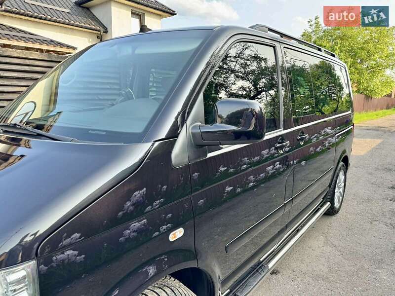 Минивэн Volkswagen Multivan 2009 в Казатине