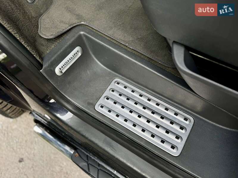 Минивэн Volkswagen Multivan 2009 в Казатине